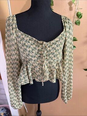 Forever 21 Green Floral Peplum Blouse